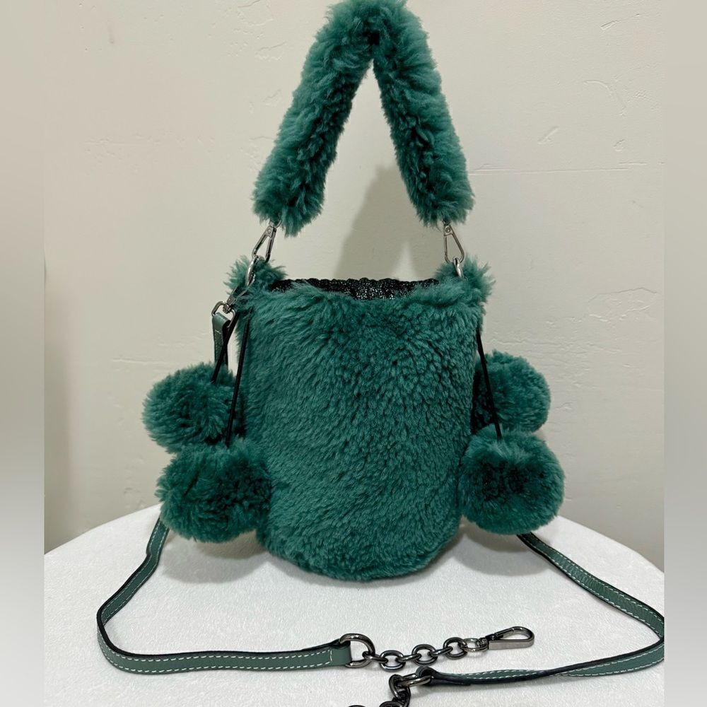 Chic Design Handmade Genuine Shearling Drawstring Bucket Bag & Multi Style Use - Picture 9 of 15